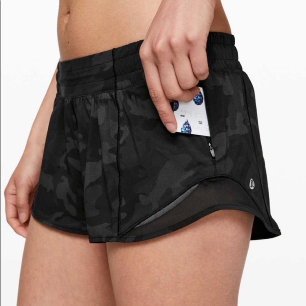 Lululemon Hotty Hot Short II *2.5" - Incognito Camo Multi Grey / Black - Picture 2 of 9